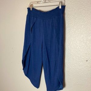 Free People Movement Navy Blue Soft wrap around leg lounge Capri size small